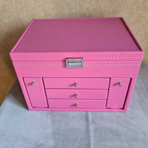 Шкатулка для украшений. Кожа. Замша. 