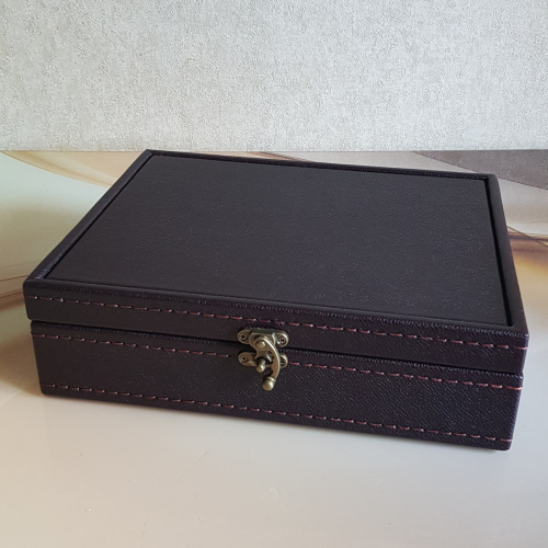 Шкатулка на 4 часов с отделениями. Кожа. Дерево